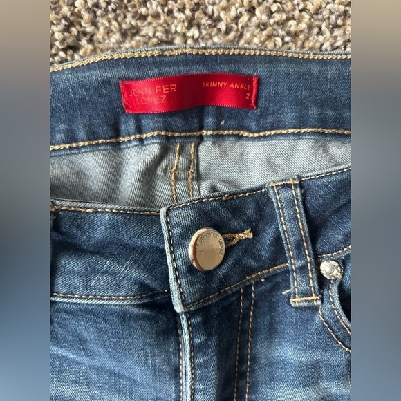 5/$25 Jennifer Lopez Skinny Ankle Jeans with zipper feature size 2 - Picture 3 of 12